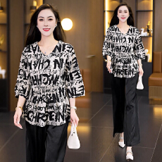 批发实拍2026夏新款简约休闲时尚减龄设计感字母涂鸦上衣阔腿裤两件套