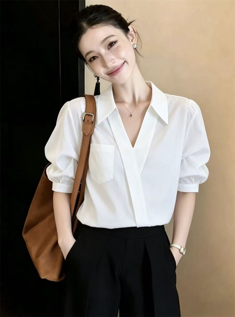 실사 빅 사이즈 품격 연령 감소 셔츠 여성 레저 프랑스식 작은 대중 디자인 센스 V넥 반팔 차가운 센스 흰 셔츠