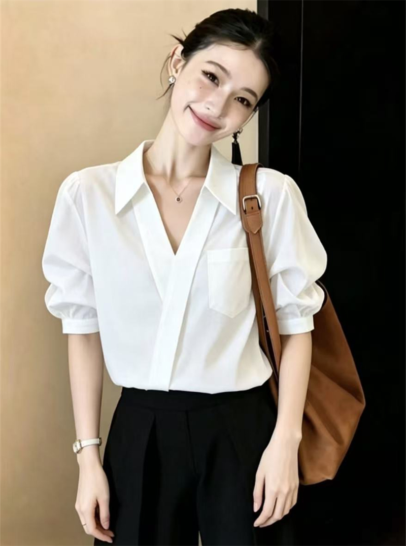 실사 빅 사이즈 품격 연령 감소 셔츠 여성 레저 프랑스식 작은 대중 디자인 센스 V넥 반팔 차가운 센스 흰 셔츠