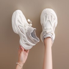 批发软底椰子运动鞋<b class='q'>女</b>款2026新款夏季透气跑步休闲鞋子厚底舒适<b class='q'>袜子</b>鞋