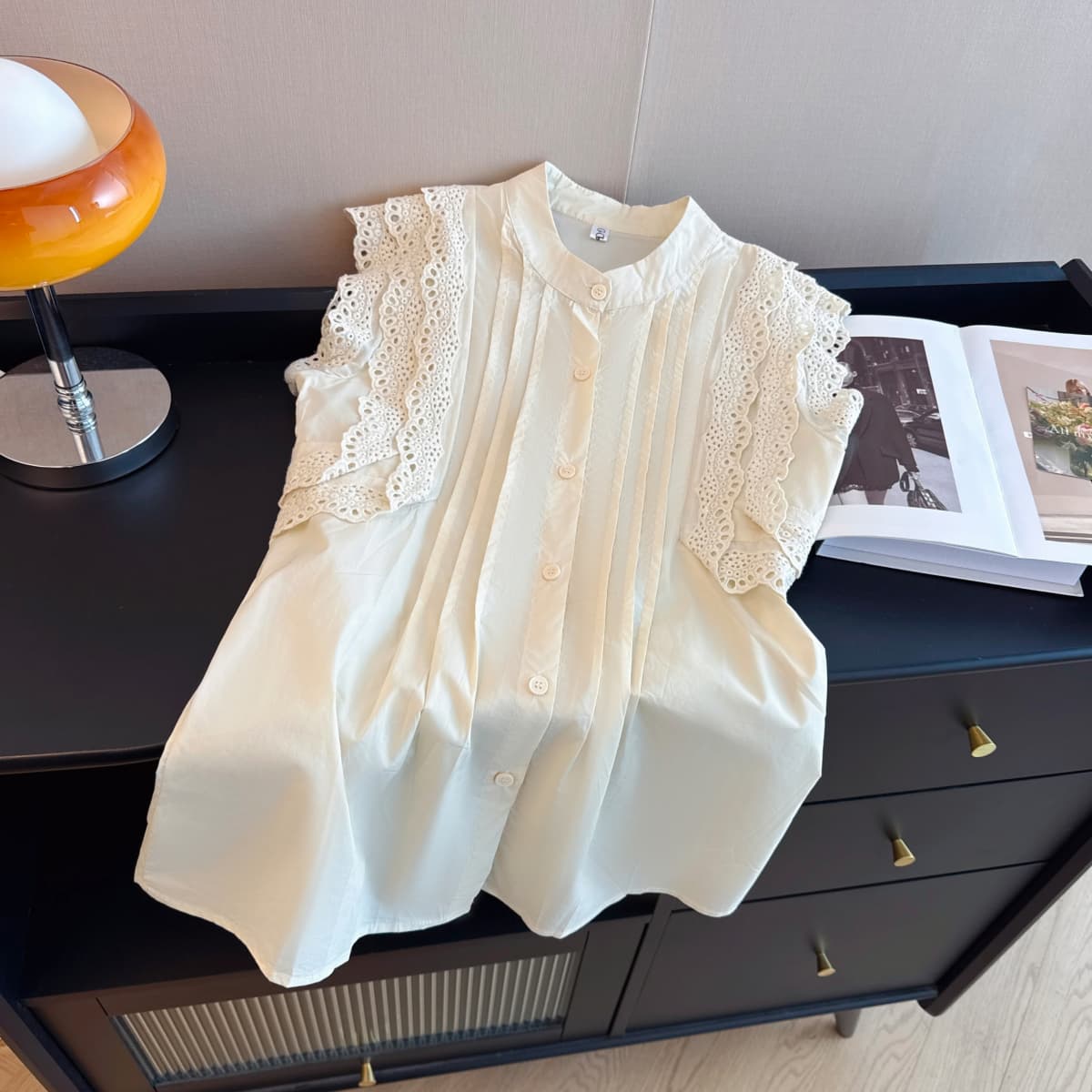실사 프랑스식 레트로 품격 홀로우 아웃 레이스 조각 작은 날다 소매 민소매 조끼 여성 셔츠 여름