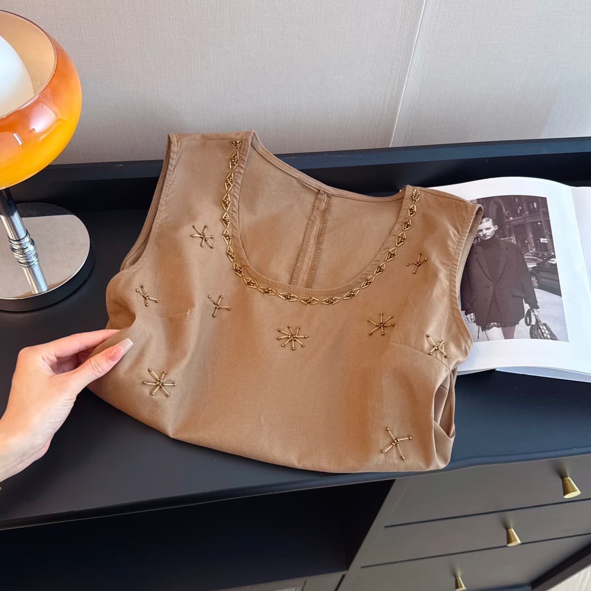 실사 오래된 돈 바람 비즈 박기 u 칼라 아마 민소매 맨위 여성 디자인 센스 다용도 연령 감소 맨위