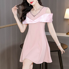 批发正式场合短袖<b class='q'>连衣裙</b>女夏2026新款气质高端V领镶钻设计感露肩裙子