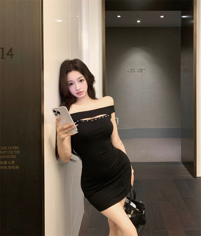 실사 정가 징 홀로우 아웃 오프숄더 허리 수축 작은 검은 드레스 몸매 가꾸기 슬림해 보이는 핫걸 드레스 타이트 스커트 여성