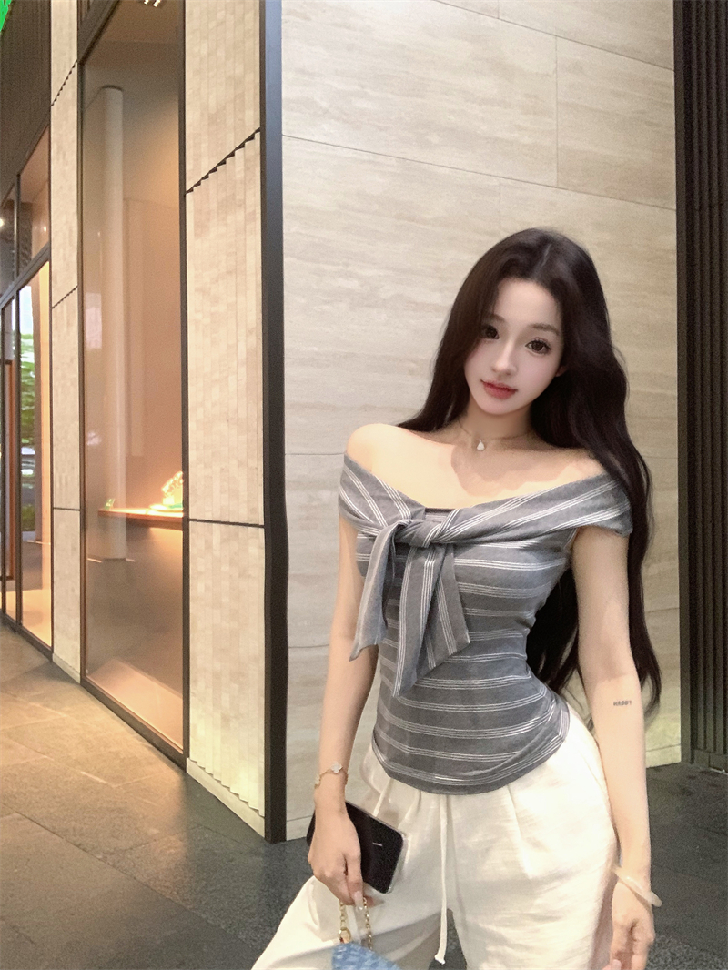 실사 정가 디자인 비틀림 오프숄더 스트라이프 몸매 가꾸기 티셔츠 여성 민소매 조끼 맨위 반팔