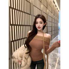 批发实拍实价温柔一字肩修身长袖T恤女露肩显瘦上衣