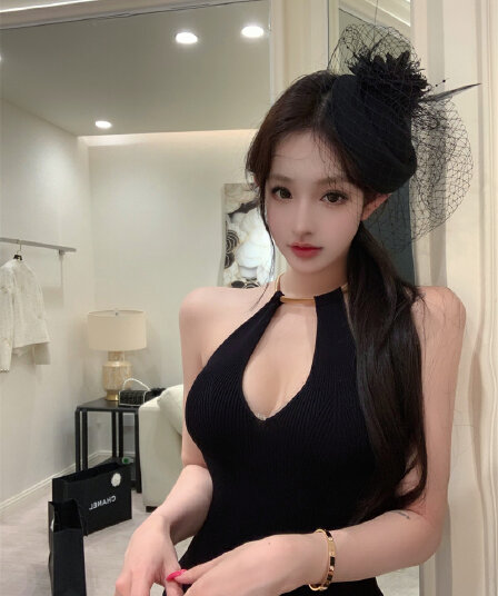 실사 정가 디자인 센스 V넥 홀로우 아웃 금속 행침 목 니트 조끼 슬립 맨위 여성