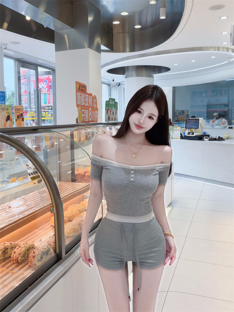 BY28507# 短袖T恤女韩系撞色斜肩短款假两件露肩上衣 服裝批發女裝批發服飾貨源