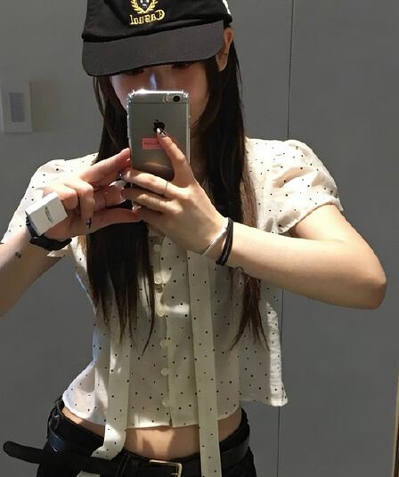 한국 동대문 2026 새로운 한국 스타일 쉬폰 도트 무늬 레이스업 맨위 블라우스