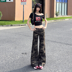 批发美式迷彩微喇低腰牛仔裤女2026秋季新款复古显瘦不贴腿工装喇叭裤
