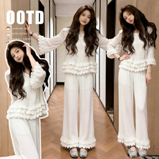 新款  孕妇洋气时尚气质重工压褶花边套装女