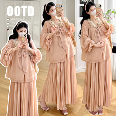 批发实拍<b class='q'>孕妇</b><b class='q'>大码</b>重工花瓣上衣压褶半身裙套装女