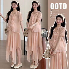 批发实拍现 孕妇设计感花瓣上衣设计感不规则半身裙<b class='q'>套装</b>女