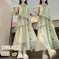 批发现  法式度假风露肩绿色<b class='q'>连衣裙</b>挂脖气质立体花朵仙女裙