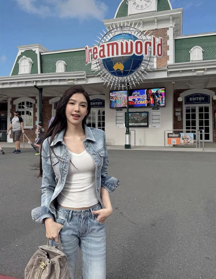 시 웨이 리앙 세련된 데님 여성 몸매 가꾸기 센스 워싱 허리 수축 데님 짧은 외투 부츠컷 바지 세트 투피스 세트