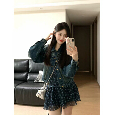 批发深蓝<b class='q'>牛仔</b>外套短款碎花吊带裙两件套小个子2026年春季气质套装休闲