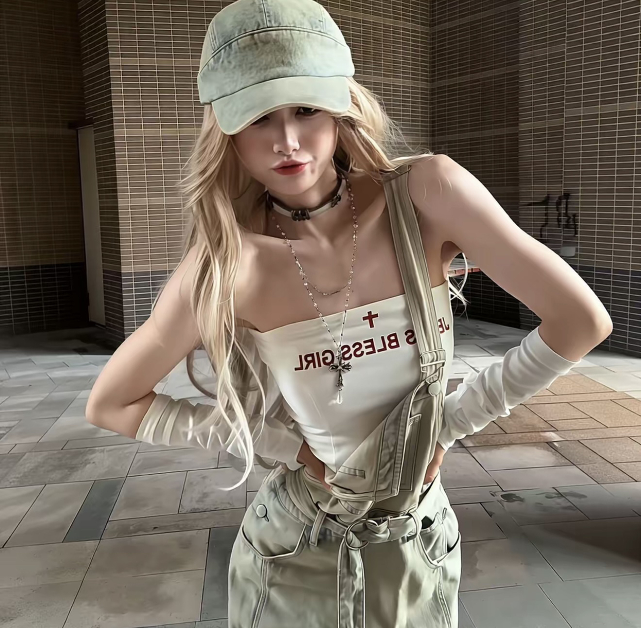 A 나이 나이 맑은 마음 작은 여름 새로운 우유 화이트 알파벳 튜브탑 맨위 레트로 데님 무용 세트 멜빵