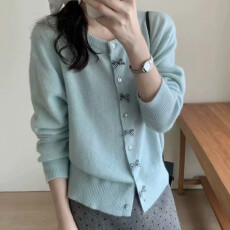 批发韩系圆领<b class='q'>贝壳</b>扣蝴蝶结开衫毛衣外套女秋冬新款小个子纯色针织衫潮