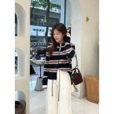 批发秋季2025新款超火高级感穿搭配一整套针织衫休闲裤两件<b class='q'>套装</b>女