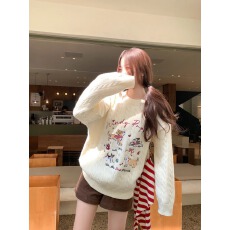 批发曾小咸韩系刺绣白色麻花圆领套头毛衣女秋冬季宽松毛织<b class='q'>针织衫</b>上衣
