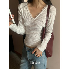 批发<b class='q'>韩国</b><b class='q'>代购</b>2026年春季新款花边v领交叉圆点修身长袖<b class='q'>t</b><b class='q'>恤</b>女