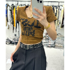 大码 新款美式辣妹风V领短袖T恤女字母印花显瘦上衣
