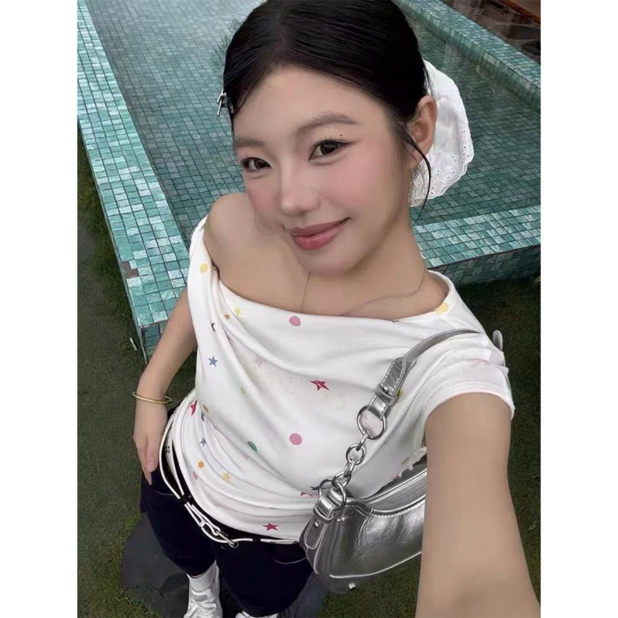 빅 사이즈 디자인 센스 몸매 가꾸기 슬림해 보이는 오프숄더 맨위 여성