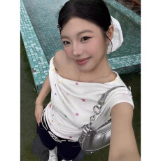 批发大码 设计感修身显瘦<b class='q'>露肩</b>上衣女