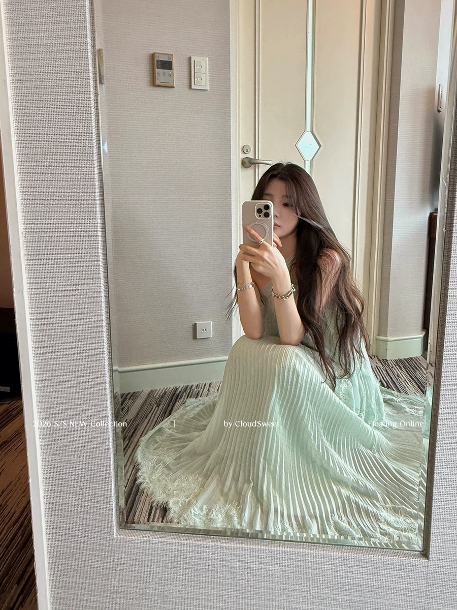 cloudsweet 3 30 20 00breezy perfume Breeze 향수 행침 목 플리츠 스커트