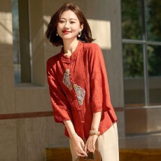 批发<b class='q'>刺绣</b>女装<b class='q'>衬衫</b>夏季新款夏装提花棉麻复古中式盘扣妈妈立领七分上衣