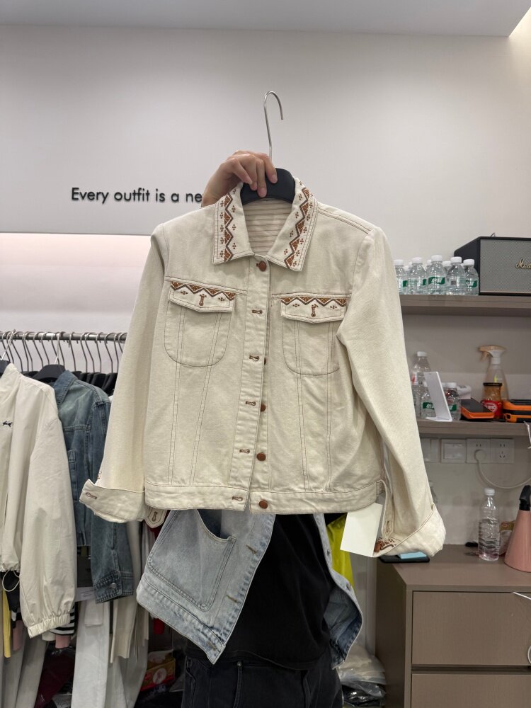 한국 2026 봄 새로운 복잡한 고대의 이름 가족 바람 자수 패션 한국 스타일 품격 데님 재킷 오래된 돈 바람 맨위