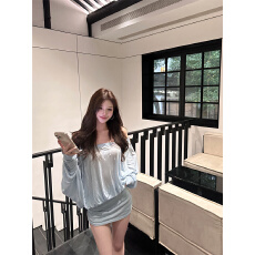 批发实拍蓝色一字肩长袖<b class='q'>连衣裙</b>女秋季显瘦收腰裙子<b class='q'>蝙蝠</b>袖纯欲包臀短裙