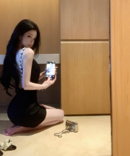실사 수여 됨 작은 검은 드레스 수공 높음 세트 섹션 무거운 작업 못 훈련 백리스 슬립 드레스 새로운