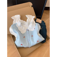 批发两件套蓝色针织开衫背心叠穿喇叭长袖<b class='q'>蕾丝</b>娃娃领衬衫女设计感上衣