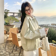 批发<b class='q'>蕾丝</b>拼接外套女春季2025新款设计感小众休闲短款小个子夹克上衣女