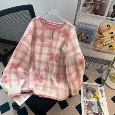 批发2025年秋季女韩系减龄<b class='q'>甜美</b>多巴胺立体刺绣蝴蝶结宽松毛衣开衫外套