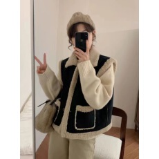 批发2025高级感羊羔毛<b class='q'>马甲</b>女秋冬季休闲黑色皮毛一体短外套秋装