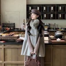 批发【财阀千金】高端气质斗篷毛呢外套女秋冬款贵气<b class='q'>短</b>款毛领呢子大衣