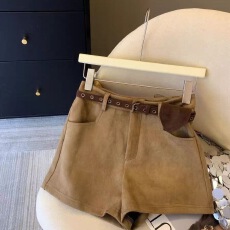 美拉德鹿皮绒个性短裤女2025秋款高腰小众阔腿裤辣妹包臀裤配腰包