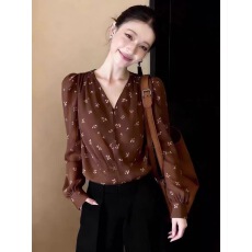 批发2026春季新款法式复古V领碎花<b class='q'>长袖</b><b class='q'>衬衫</b>女咖色高级感通勤气质上衣