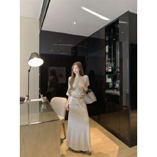 批发气质斜肩短袖针织T恤上衣女夏季御姐风<b class='q'>套装</b>高腰包臀半身裙两件套