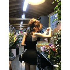 批发黑色后背蕾丝拼接露肩<b class='q'>连衣裙</b>女夏季新款性感辣妹纯欲显瘦包臀裙子