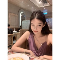 批发美式纯欲紫色<b class='q'>吊带</b>巨好看荡领女夏无袖露肩短款小个子v领辣妹上衣