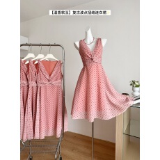 批发吊带连衣裙女高端精致名媛气质生日小<b class='q'>礼服</b>纯欲<b class='q'>性感</b>收腰波点a字裙