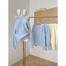 批发2025冬季【鎏星碎片】精致<b class='q'>高级</b>感气质一字肩带钻中领毛衣