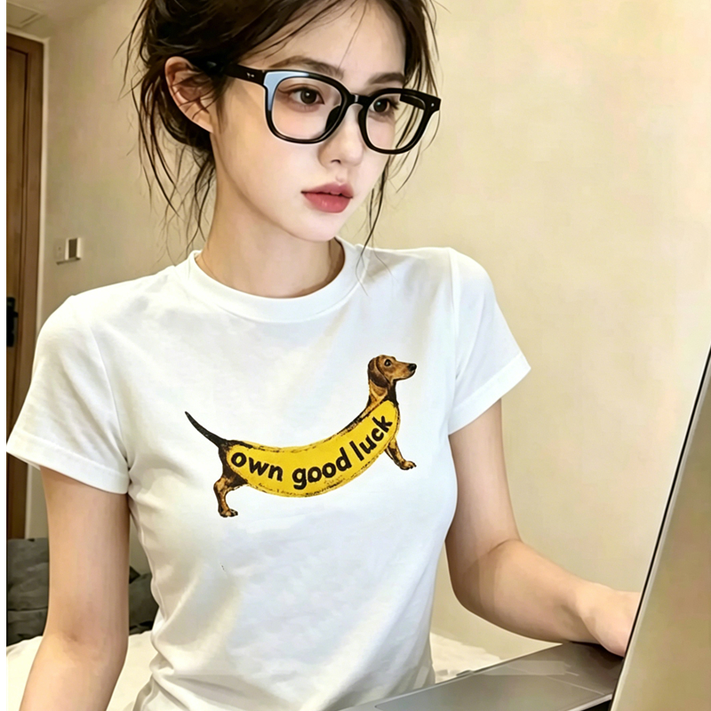 한 부서 라운드 넥 긍정적 인 어깨 재미있는 프린트 반팔 티셔츠 여성 여름 새로운 출퇴근 바람 몸매 가꾸기 슬림해 보이는 쇼트 스타일 맨위