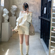 批发慵懒一字肩针织上衣配<b class='q'>短裤</b>时尚两件套女秋冬新款宽松气质毛衣套装