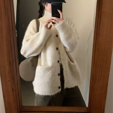 韩系穿搭氛围感高领立领毛衣外套女慵懒宽松软糯翻领口袋针织开衫