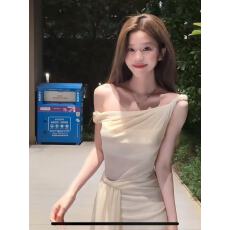 批发‘清冷矜雅’露肩垂坠褶皱设计感长裙女夏季