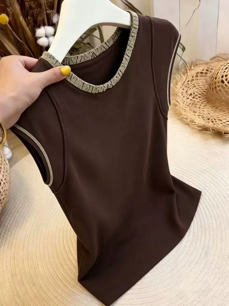 여름 품격 디자인 센스 작은 날다 소매 티셔츠 여성 고유 한 Chic 레트로 몸매 가꾸기 슬림해 보이는 다크 브라운 라운드 넥 맨위